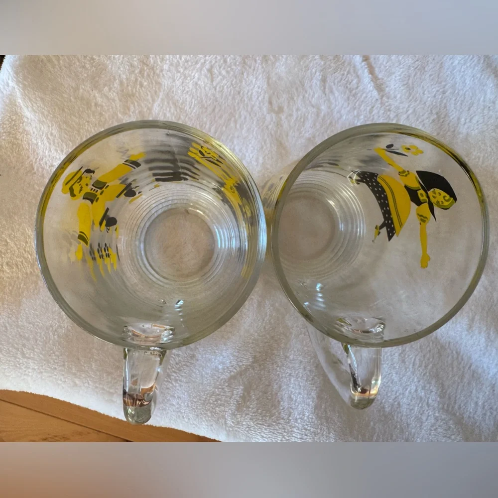 Vintage Hazel Atlas Glass Pair Beer Mug 1950 Hansel & Gretal Design Yellow Black